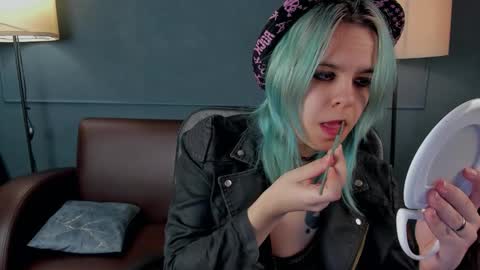 Snapshot of lirabelles chatting on February 2026 03:14:02 AM hello Ill be waiting for you during these hours tue 10am-5pm wed 3am-5pm thu 3am-5pm fri 3am-10am sat 10am-5pm sun 3am-1GMT online show from February 2026 03:14:02 AM