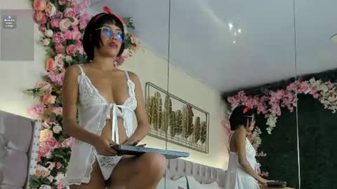 lis_vega_ online show from June 2026 07:35:01 PM