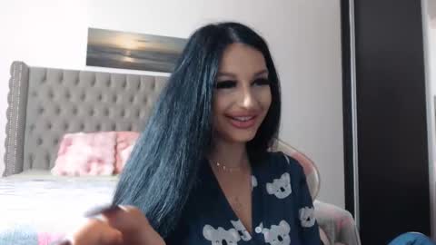 Lisa online show from October 2025 07:47:01 PM