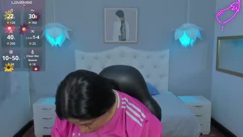 Lisa online show from October 2025 06:19:02 PM