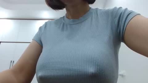 Snapshot of lisa_1011 chatting on February 2026 10:27:01 PM lisa_1011 online show from February 2026 10:27:01 PM