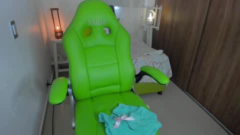 Lisa  online show from February 2025 03:09:02 PM