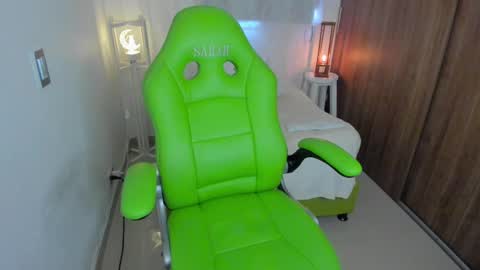 Lisa  online show from March 2025 05:54:01 PM