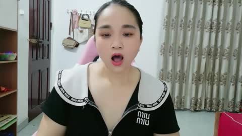 lisa_hanw online show from June 2026 11:50:02 PM