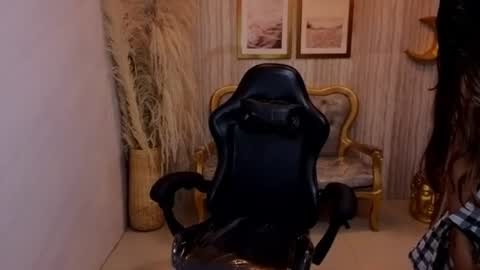 Snapshot of lisa_s1 chatting on July 2026 08:58:01 PM Liz online show from July 2026 08:58:01 PM