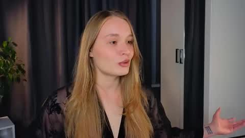 Elisabeth or Lisa online show from September 2025 08:21:01 PM