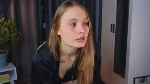 Elisabeth or Lisa online show from September 2025 08:12:02 PM