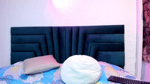 lisa white  online show from February 2025 09:18:02 PM