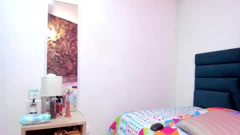 lisa white  online show from February 2025 09:25:01 PM