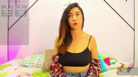 lisa white  online show from November 2025 04:11:01 AM