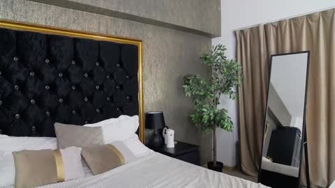 lisacroft online show from February 2025 12:59:01 PM