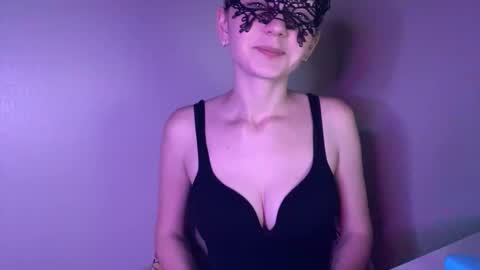 Lisa online show from September 2025 05:35:01 PM