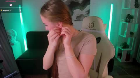 Snapshot of lisahille chatting on February 2026 08:01:02 AM Lisa online show from February 2026 08:01:02 AM