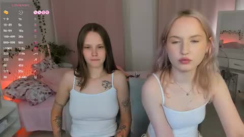 Snapshot of lisaluve chatting on June 2026 12:32:02 AM Lisa blonde Alisa brunette online show from June 2026 12:32:02 AM