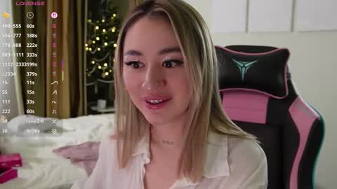   LISA   online show from December 2025 05:53:01 PM