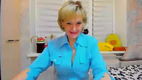 Lisasimsxs online show from February 2025 07:28:02 PM