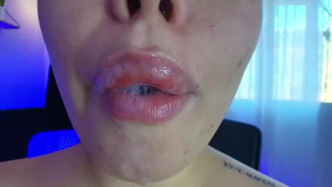 Lisbet online show from January 2025 09:59:01 PM