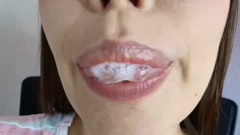 Lisbet online show from September 2025 04:08:02 PM