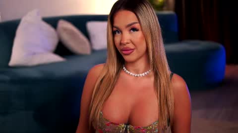 LisetteLuxe online show from June 2026 07:17:01 PM