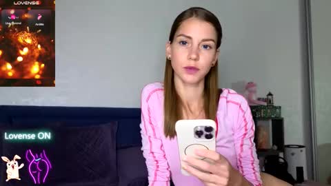 Kris Maks online show from September 2025 03:16:01 PM