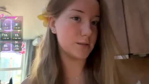 Snapshot of lisi_kiss_ chatting on June 2026 05:51:01 PM Aurora online show from June 2026 05:51:01 PM