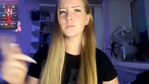 Snapshot of lisi_kiss_ chatting on June 2026 06:27:01 PM Aurora online show from June 2026 06:27:01 PM