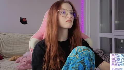 Snapshot of lisiasweet chatting on December 2025 03:08:02 PM Lika online show from December 2025 03:08:02 PM