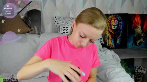 Snapshot of lissa_kitsune chatting on October 2025 07:28:01 AM Lissa online show from October 2025 07:28:01 AM