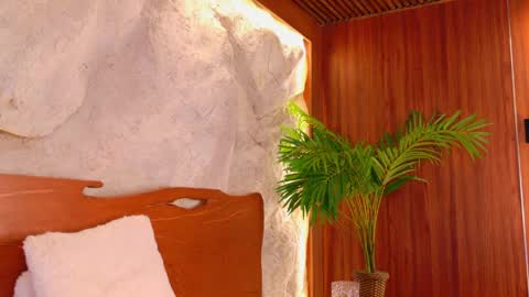 Isaa  online show from April 2026 01:41:01 PM