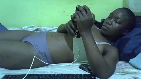 lisssa01 online show from December 2025 07:12:02 PM