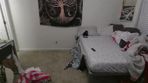 Peaches online show from October 2025 06:25:01 AM