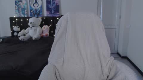 little__flowers online show from September 2025 08:07:01 AM