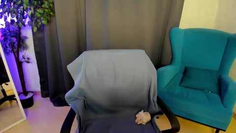 Snapshot of little__isabel chatting on July 2026 01:32:02 AM Isabel online show from July 2026 01:32:02 AM