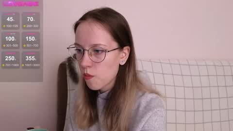 little_bliss online show from November 2025 06:43:01 PM