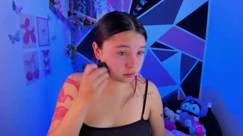 Snapshot of little_emma0 chatting on April 2026 01:04:01 PM Carol online show from April 2026 01:04:01 PM
