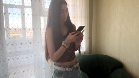 Viiola online show from October 2025 04:44:02 AM