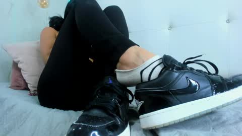 Snapshot of little_jenni chatting on April 2026 01:04:01 PM online show from April 2026 01:04:01 PM