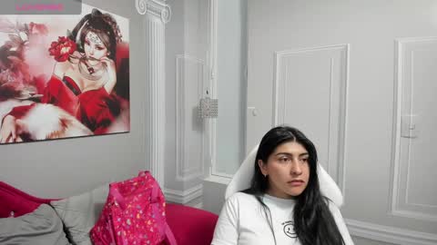 Snapshot of little_naiara chatting on January 2025 02:06:02 AM Katty online show from January 2025 02:06:02 AM