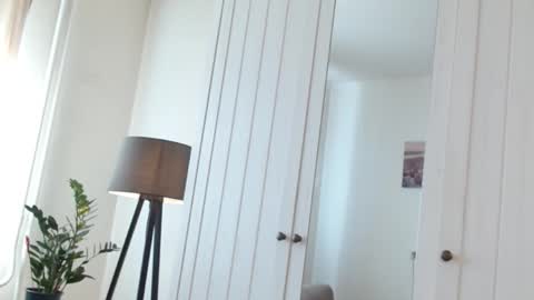 Nicole online show from September 2025 07:07:01 AM