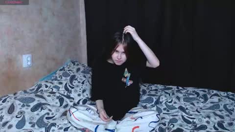 Snapshot of little_owlx chatting on October 2025 03:21:02 PM Alice.. online show from October 2025 03:21:02 PM