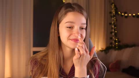 Snapshot of little_poetry chatting on October 2025 03:44:02 PM Kiki online show from October 2025 03:44:02 PM