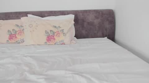 hey im anna online show from February 2025 08:09:01 AM