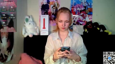 Snapshot of little_sugar_queen chatting on February 2026 09:02:01 PM Akin online show from February 2026 09:02:01 PM