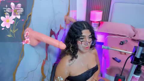 Snapshot of little_valentinaa chatting on November 2025 11:25:01 PM little_valentinaa online show from November 2025 11:25:01 PM