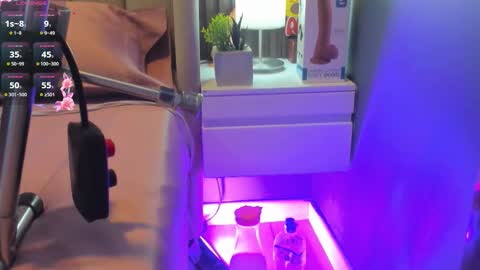 little_valentinaa online show from February 2026 12:16:01 PM