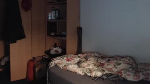 littlealien7 online show from May 2026 11:37:02 AM