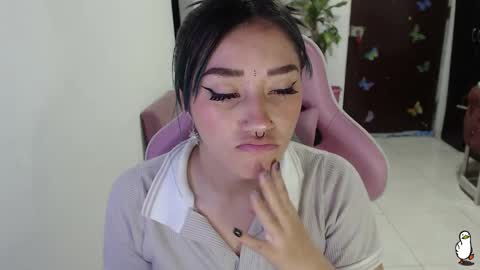 Snapshot of littleangelx_m chatting on November 2025 08:52:01 PM Daniela online show from November 2025 08:52:01 PM