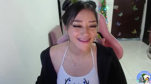 Snapshot of littleangelx_m chatting on December 2025 10:51:03 PM Daniela online show from December 2025 10:51:03 PM