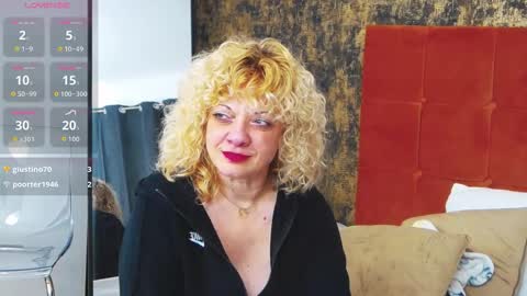 Snapshot of littlecurlygirll chatting on February 2026 07:11:01 PM LittleCurlyGirll online show from February 2026 07:11:01 PM