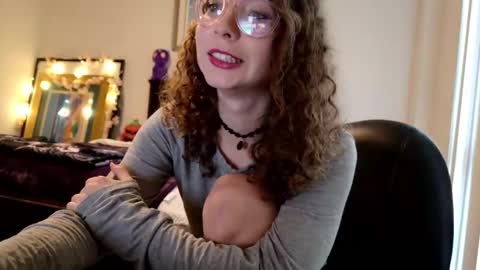 littledeathtrap online show from September 2025 06:40:01 PM